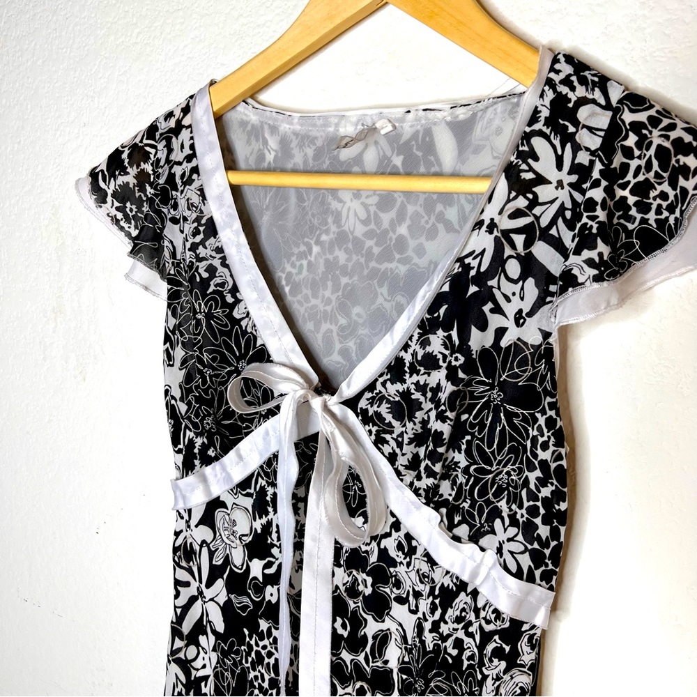 Women’s black and white floral dress size small - Picture 3 of 6